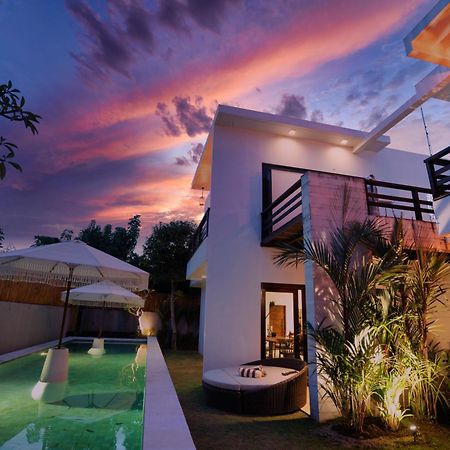 Skyfall Luxury Beach Villa นูซาดูอา ภายนอก รูปภาพ