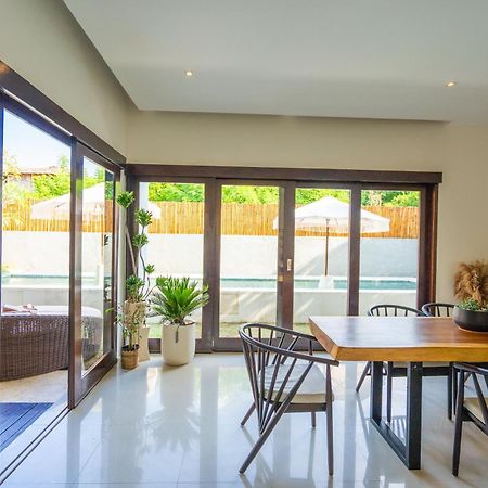 Skyfall Luxury Beach Villa นูซาดูอา ภายนอก รูปภาพ
